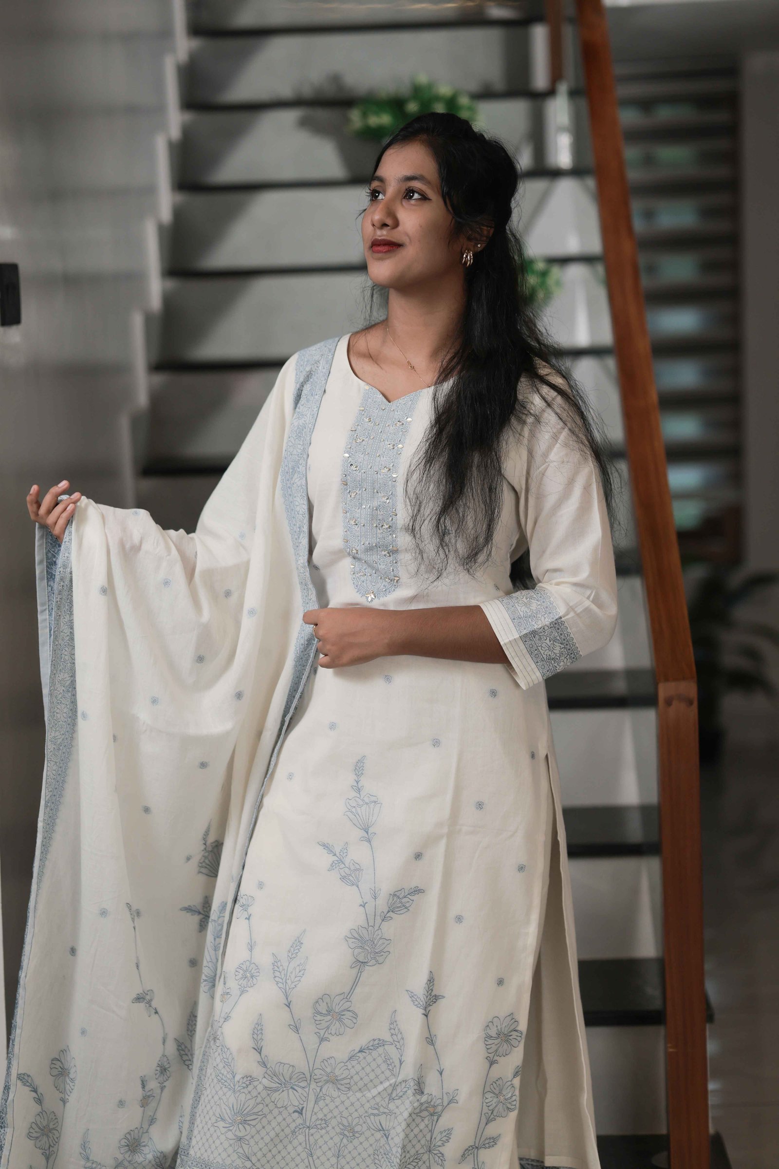 Three piece set Fabric - Dolla silk - Weaving color - Cream (M, L, XL)