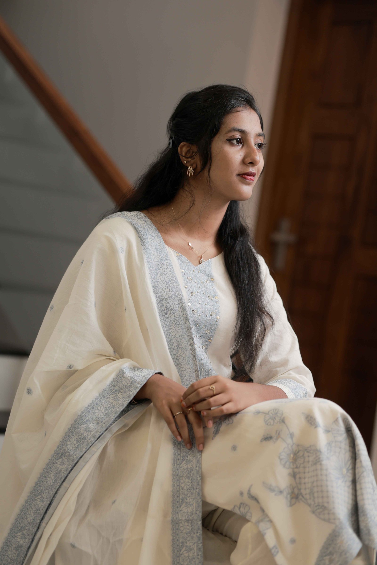 Three piece set Fabric - Dolla silk - Weaving color - Cream (M, L, XL)